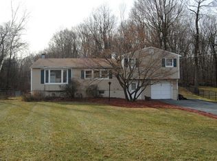 60 Duelk Ave, Monroe, NY