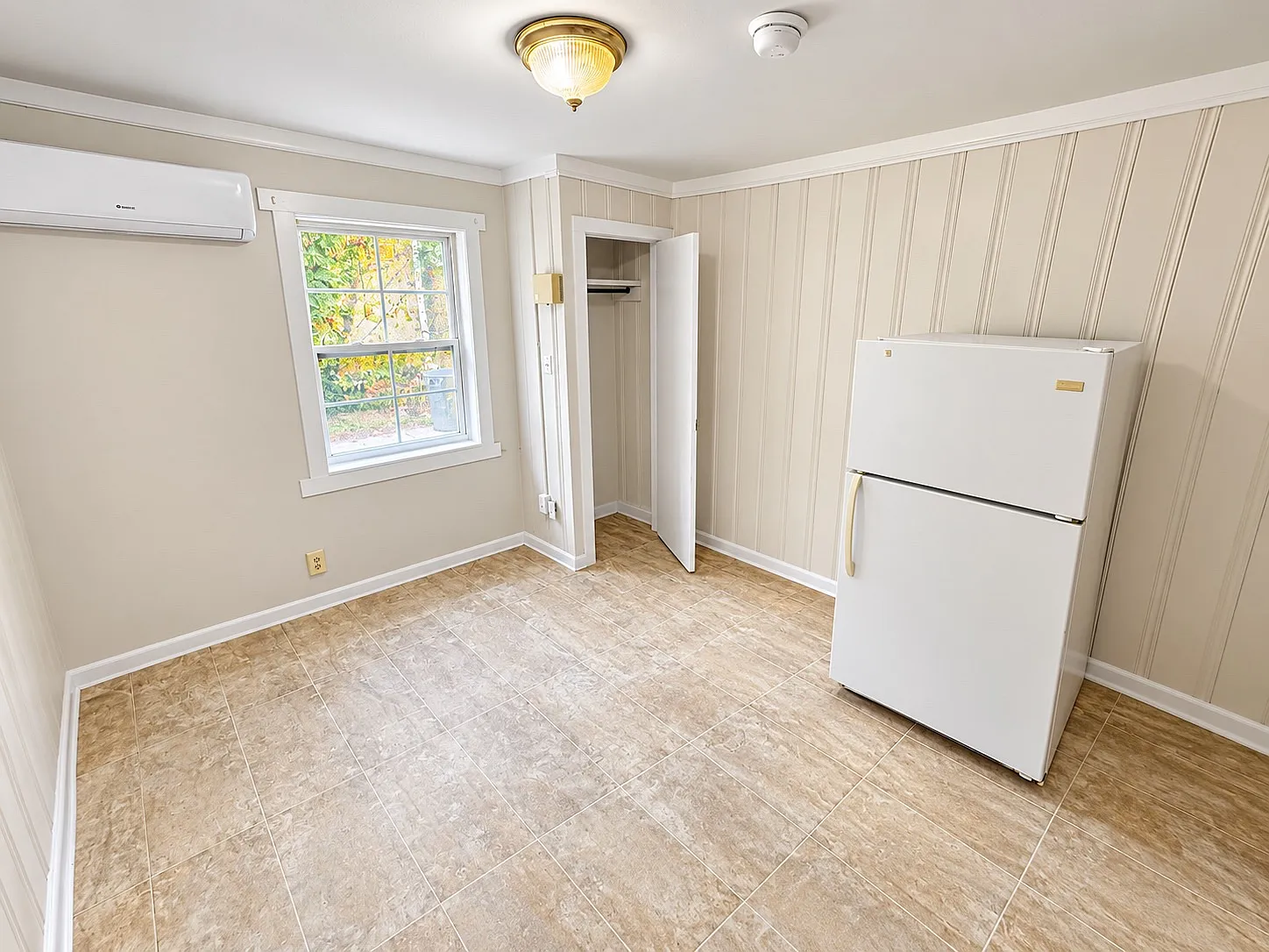 Studio, 124 sqft, $650 — Photo 1