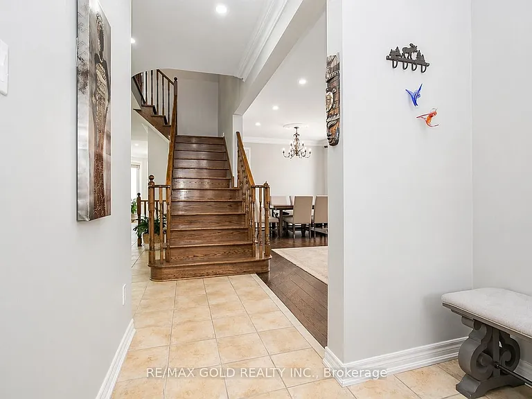 26 Hellyer Ave — Photo 5