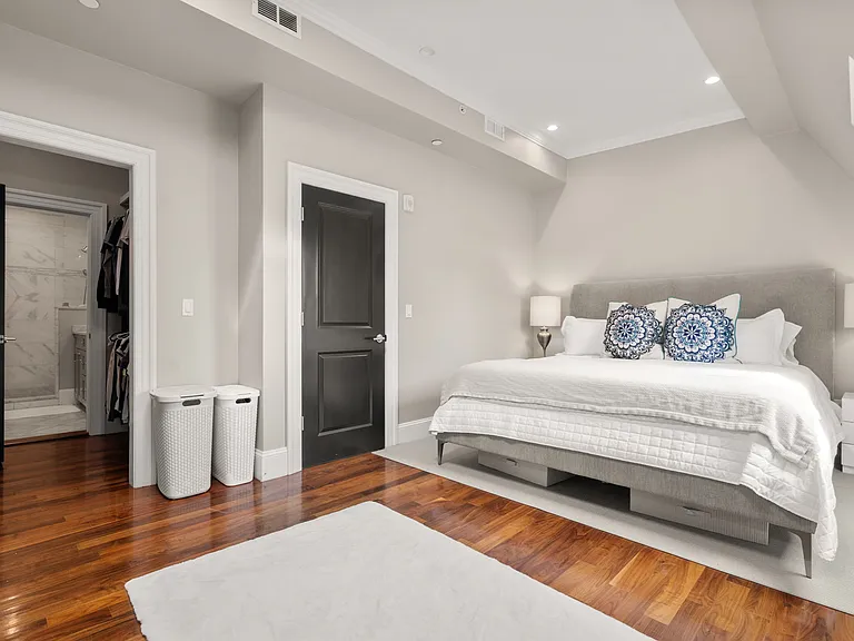 324 Tappan St #2 — Photo 7