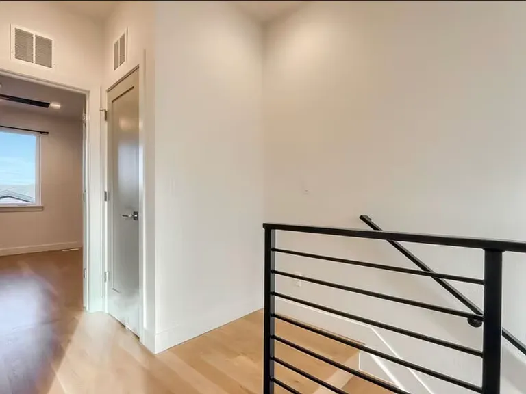 5469 S Curtice St #H — Photo 18