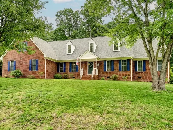 4329 Stebbins St, Chester, VA 23831
