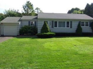5 Garden Ave, Miller Place, NY 11764