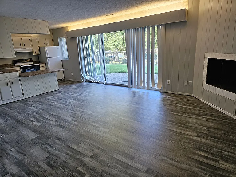 1010 East St #105 — Photo 3