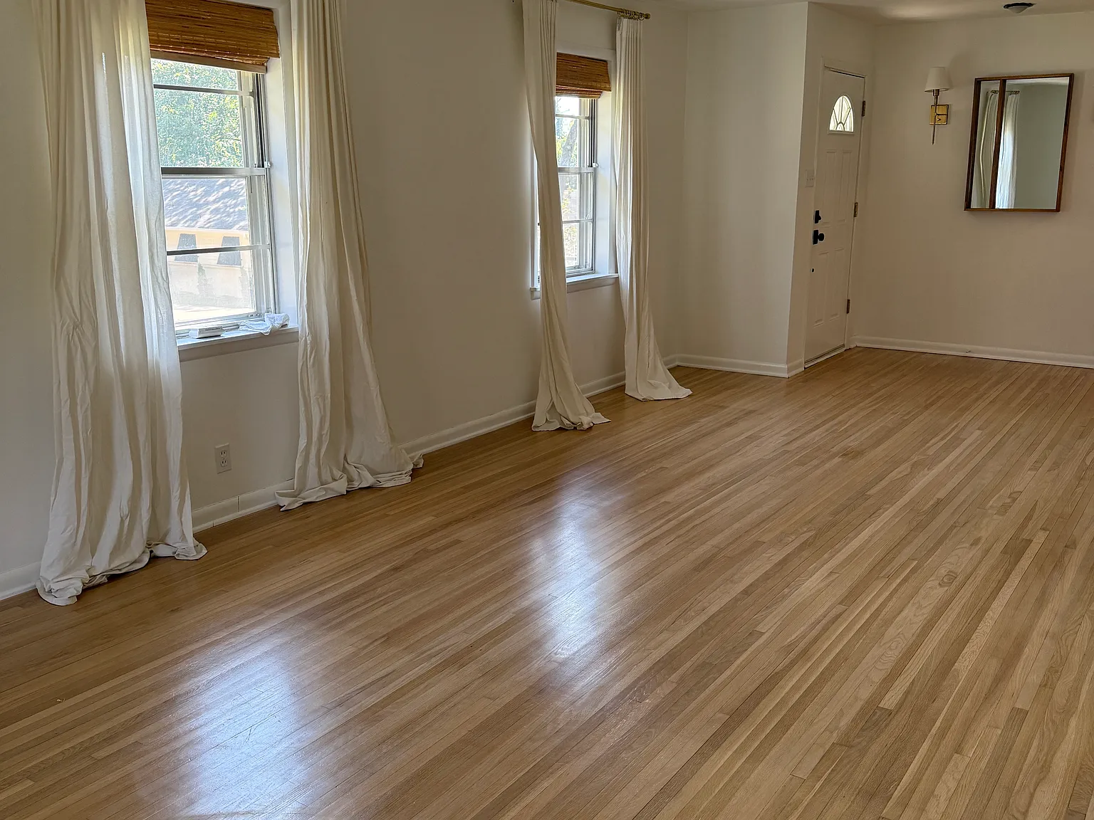 2 bed, 1.5 bath, 1400 sqft, $1,800 — Photo 2