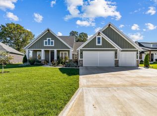 737 N Fox Hill Cir, Nixa, MO 65714