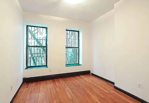 5th image of 270 Linden St APT 2A