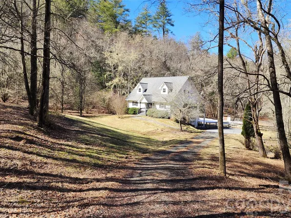 360 River Cove Ln, Hayesville, NC 28904