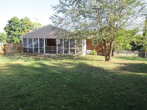 2nd image of 4865 Westhill Dr