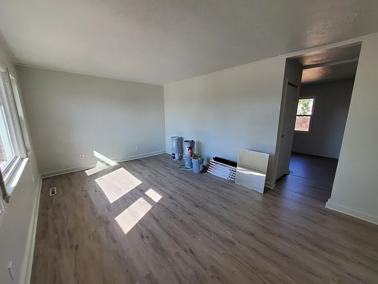 2147 Sassafras Rd — Photo 5