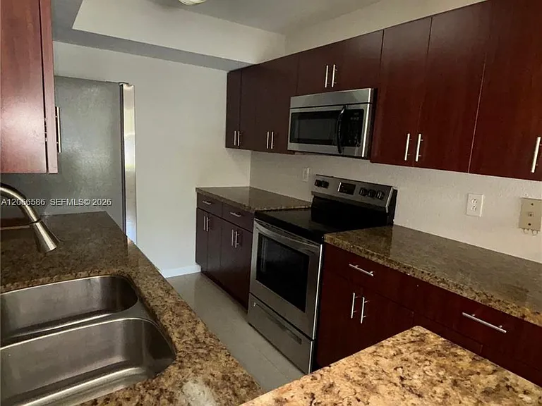 15591 SW 105th Ter #511 — Photo 5