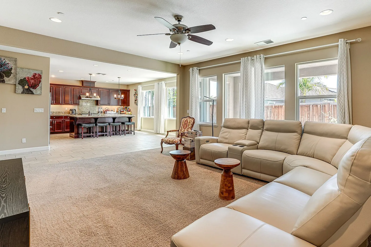 3 bed, 2.0 bath, 2992 sqft, $4,053 — Photo 2