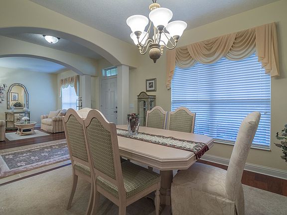 3rd image of 1551 Bridgeport Cir