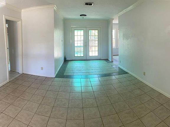 2nd image of 902 E Anderson St
