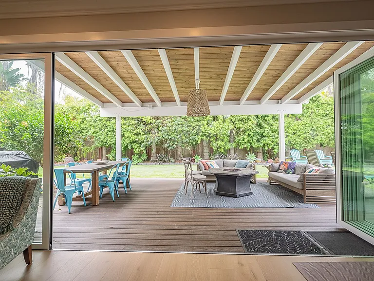 341 Calle De Adele — Photo 30