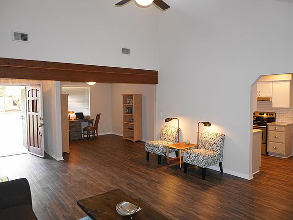 5th image of 1485 Classic Oak Ct