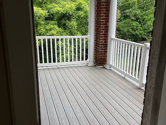 Private Deck/Front