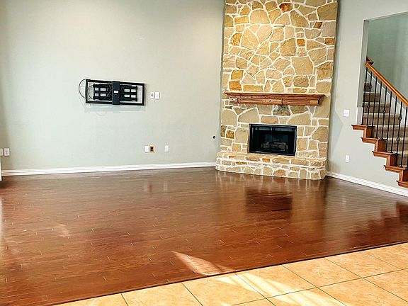 3rd image of 1616 Falconet Ct