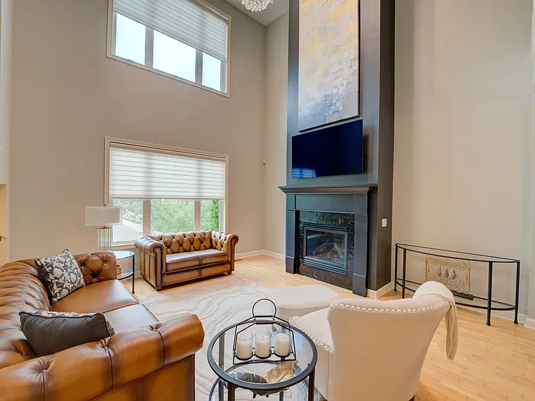 8 Astor Pl — Photo 12