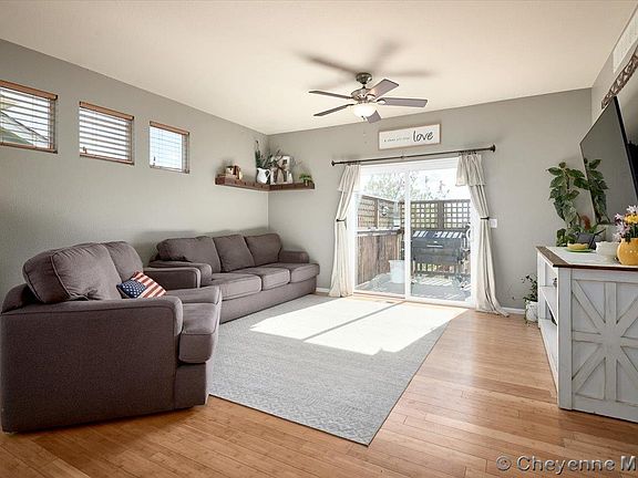4th image of 1601 Sunny Hill Dr