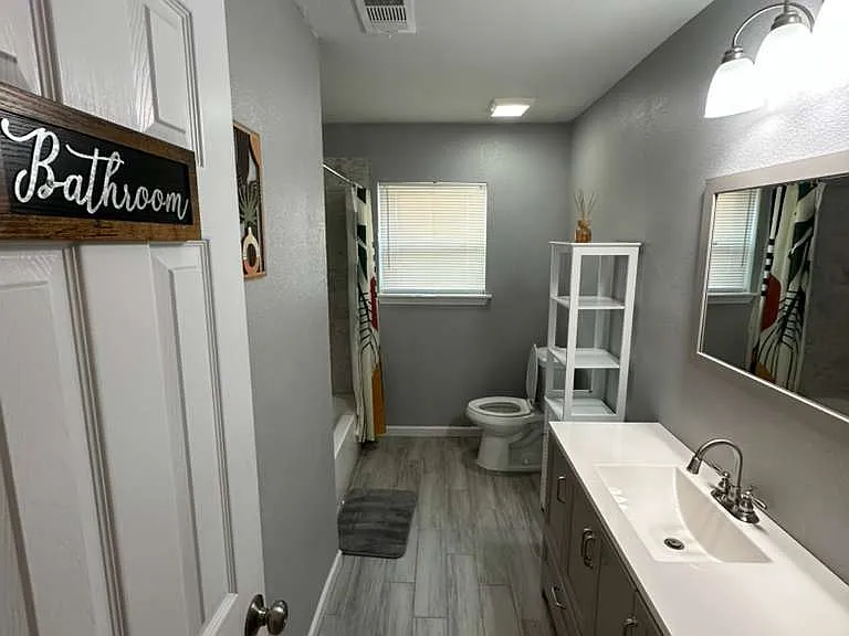 1516 Milmo Dr — Photo 2
