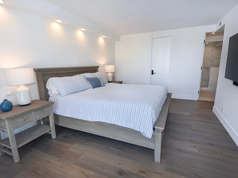 1810 Avenida Del Mundo #1007 — Photo 12