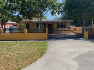 1330 NE 153rd St #2, Miami, FL 33162