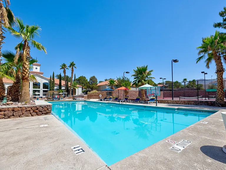 Resort Style Swimming Pool