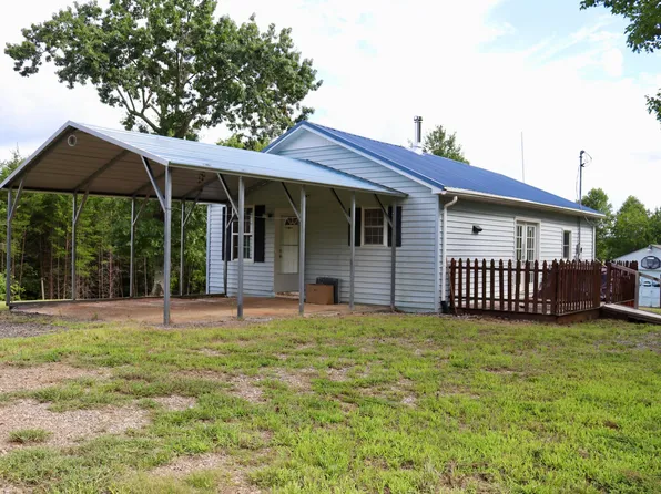 332 Pinewood Ln, Patrick Springs, VA 24133