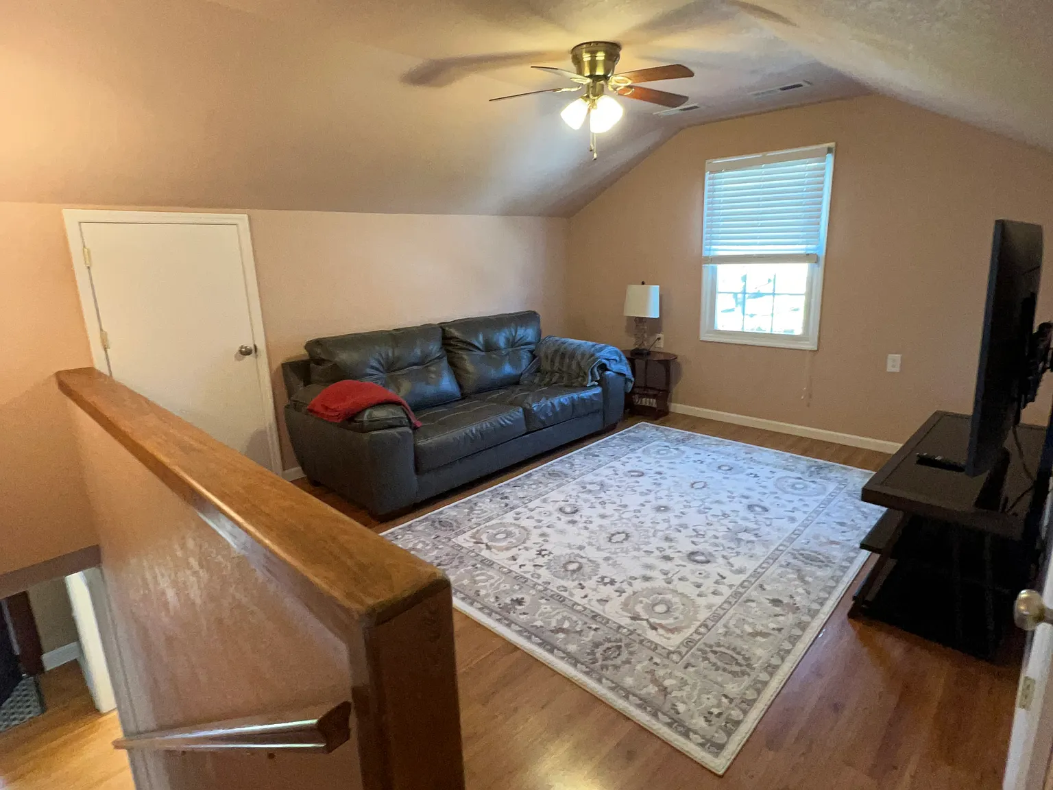4 bed, 2.5 bath, 2700 sqft, $2,400 — Photo 1