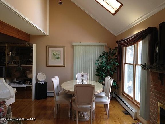 2nd image of 18 Diane Dr