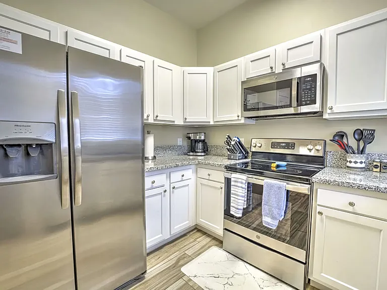 5025 E Lee St #1 — Photo 2