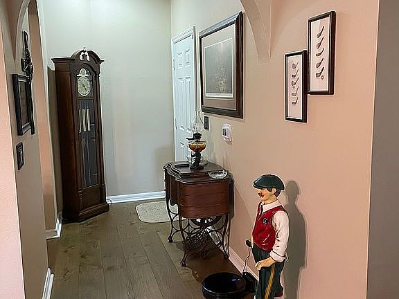 2nd image of 5117 Peppermill Ct