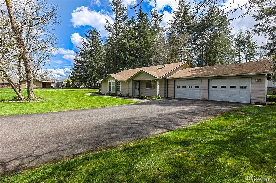 13129 Spanaway Loop Rd S photo 1