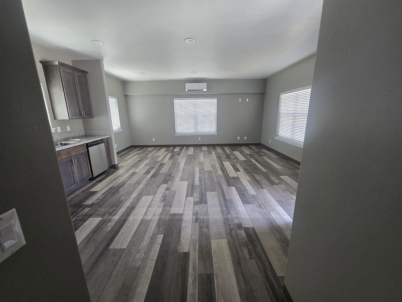 1 bed, 900 sqft, $1,450 — Photo 3