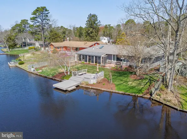 37 N Lakeside Dr W, Medford, NJ 08055
