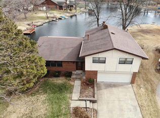 6 Twin Lake Ct, Swansea, IL