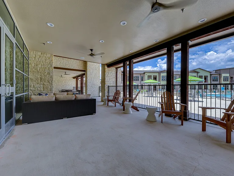 Estraya Westover Hills Apartments — Photo 6