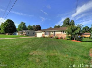 6505 Wrenwood Dr, Jenison, MI 49428