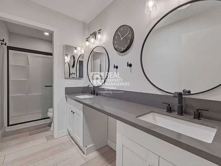 1027 E Palm Ave — Photo 13
