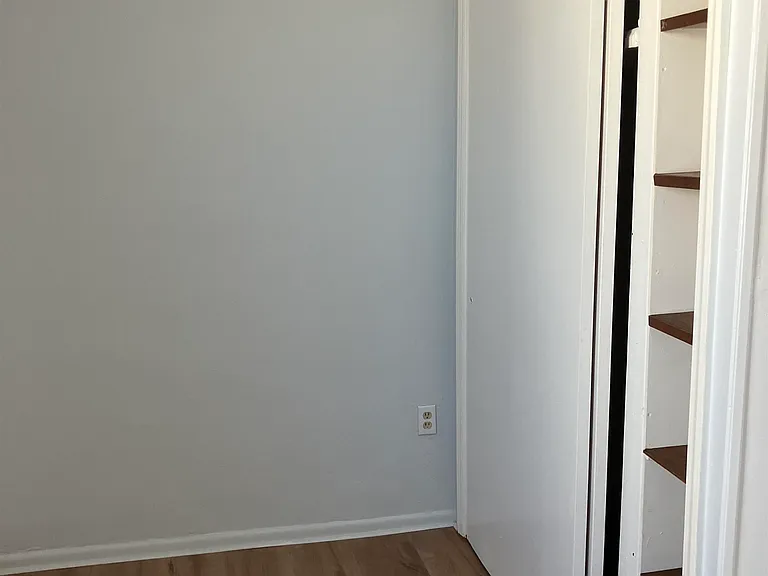 132 W 19th St #4 — Photo 5
