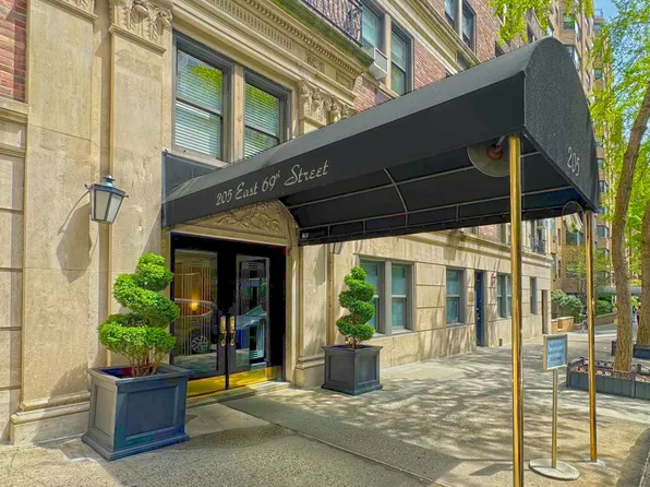 205 East 69th Street image 13 of 13