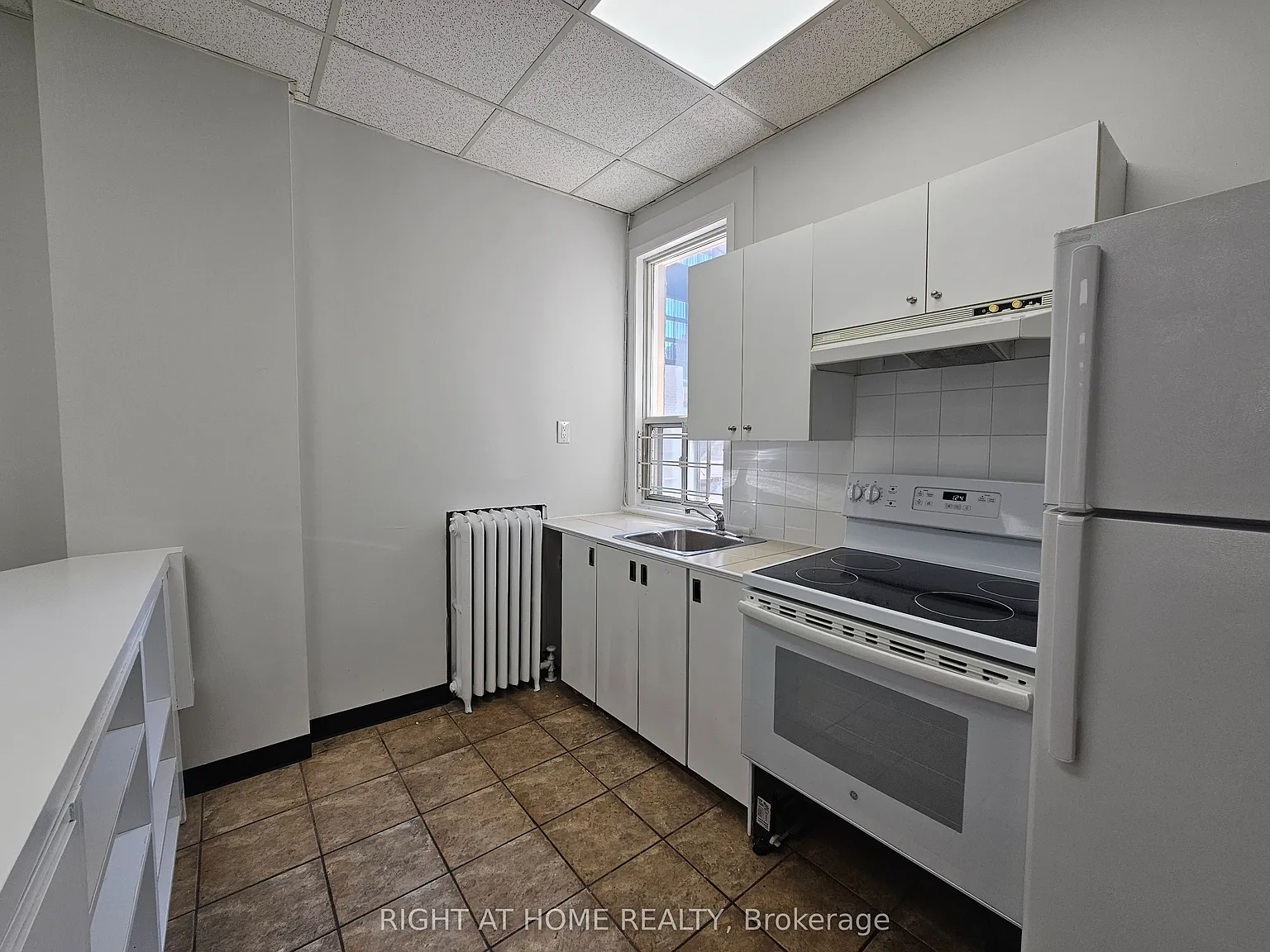 1 bed, $2,395 — Photo 3