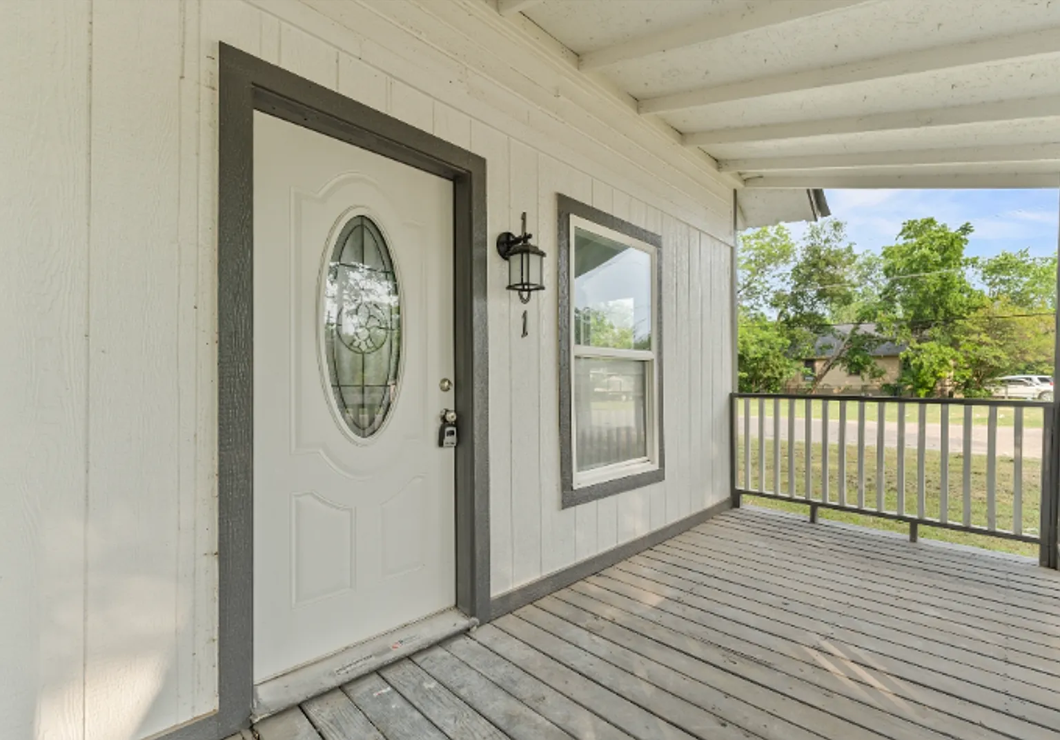 3 Bed 2 Bath for Lease — Photo 2