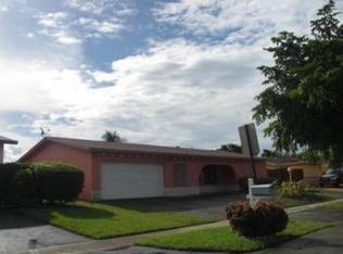 511 NW 89th Ter, Pembroke Pines, FL 33024