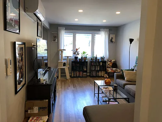 Rented by Metropolis International Realty Inc. | media 15