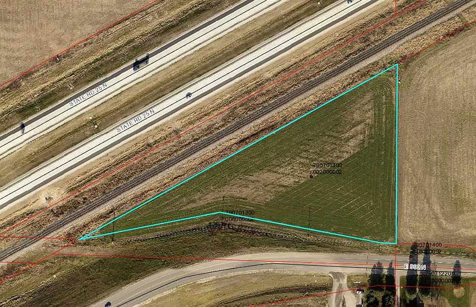 1st image of 300 Crest Dr
