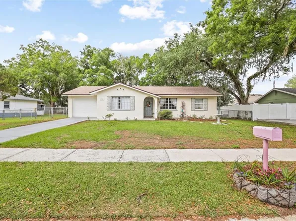 1707 Hughes Dr, Plant City, FL 33563