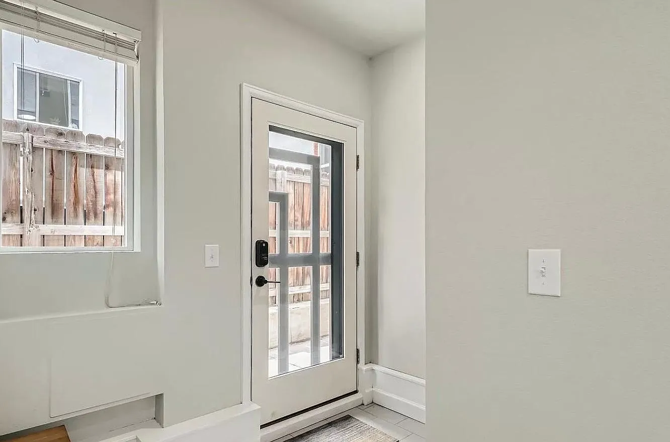 2034 N High St — Photo 1