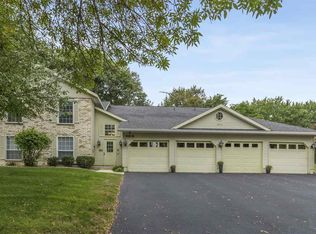 4013 Lexington Dr NE APT D, Cedar Rapids, IA 52402